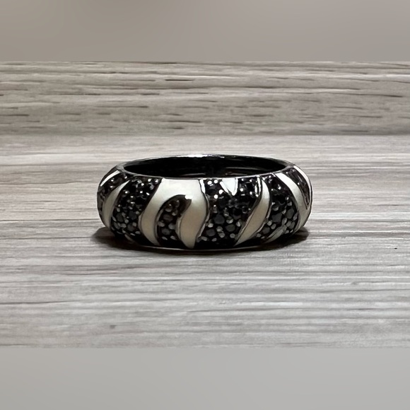Designer Hidalgo Sterling Silver White Enamel & Black Cubic Zirconia Band Ring - Picture 2 of 7